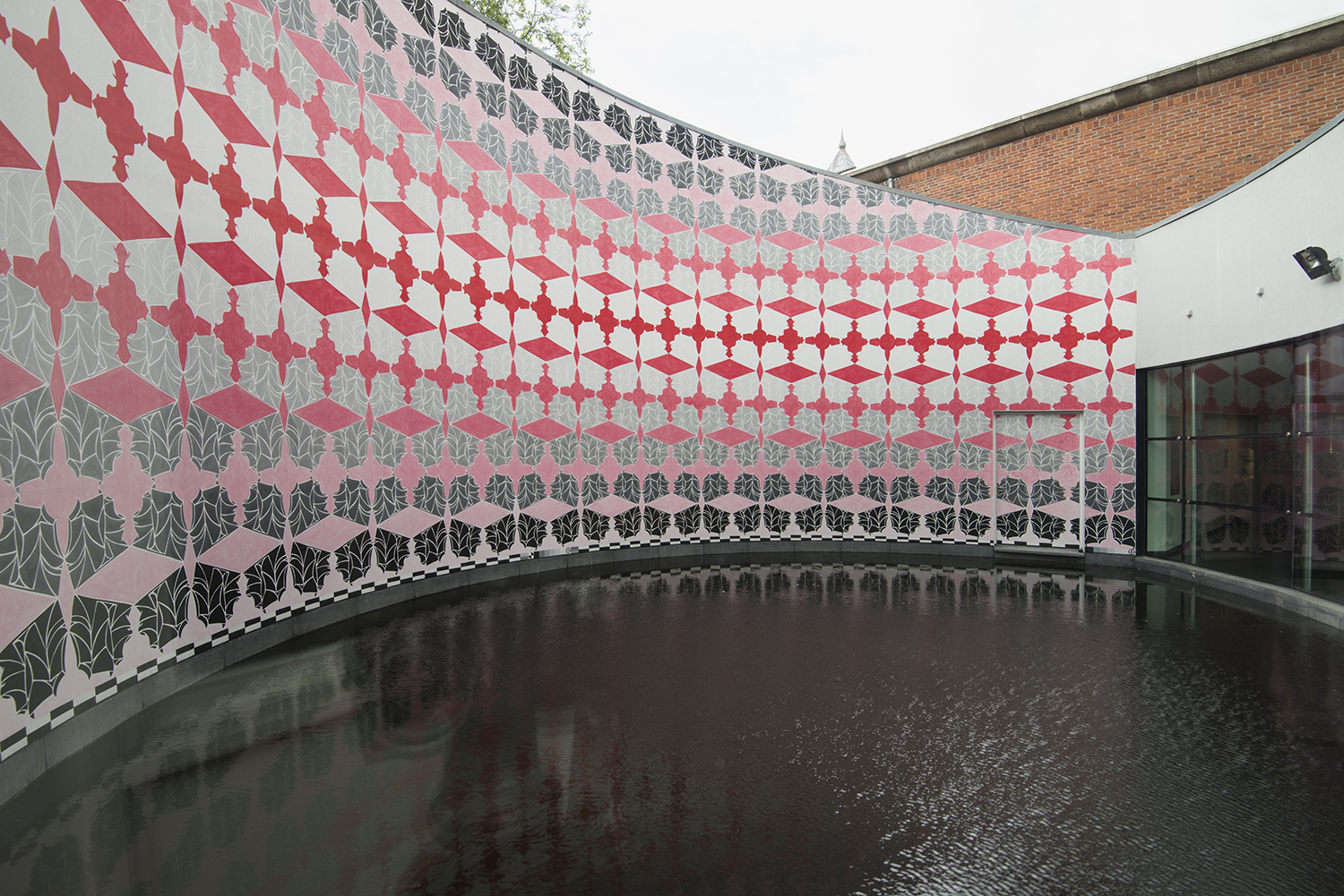 A mural created in Het Oog at the Van Abbemuseum, the work considers Samantha Lewthwaite as its subject, a young woman aligned with Al-Qaida whose image is spread widely online. The intention was how to create a non-figurative portrait as a moment of reflection on how we look upon difficult female subjects in the media, and reconsider them through more abstract means of interpretation and alternative modes of interaction with the politics of the portrait genre.